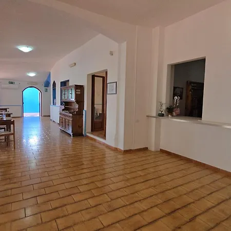 Valentina Park מלון