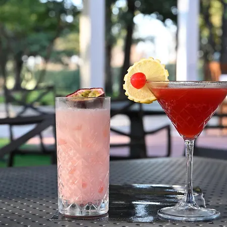 Valentina Park מלון פוסאדה