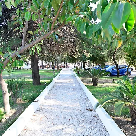 Valentina Park מלון פוסאדה